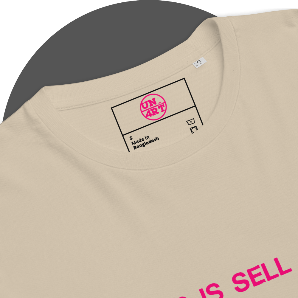 un4rt - the image shows details of an oystrich colored cotton t-shirt with pink letter printed on the front. only a part of the letters is visible. a pink "UN4RT"-logo is printed on the inside at the neck.