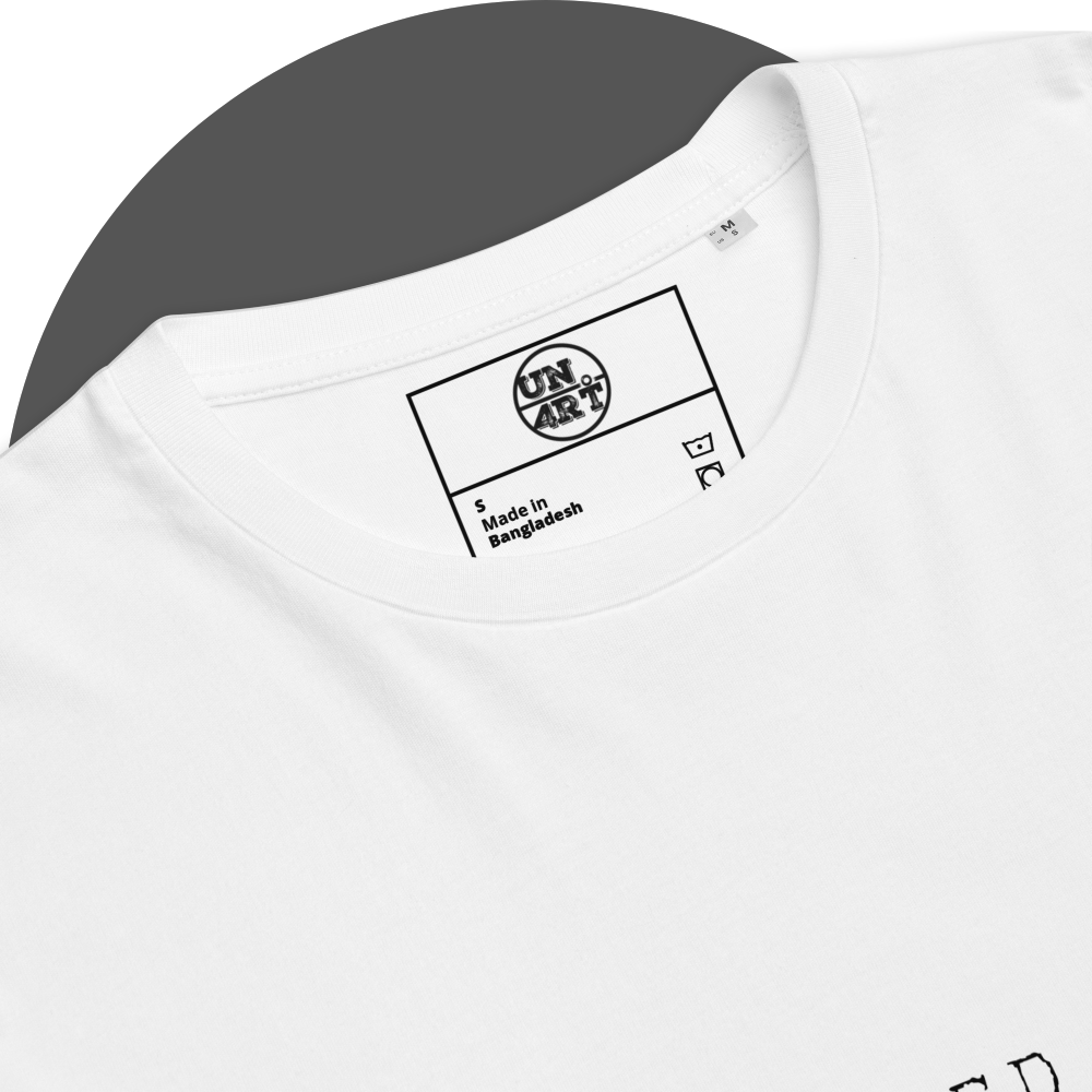 un4rt - the image shows details of the front of a white cotton t-shirt. a black "UN4RT"-logo is printed on the inside of the neck.
