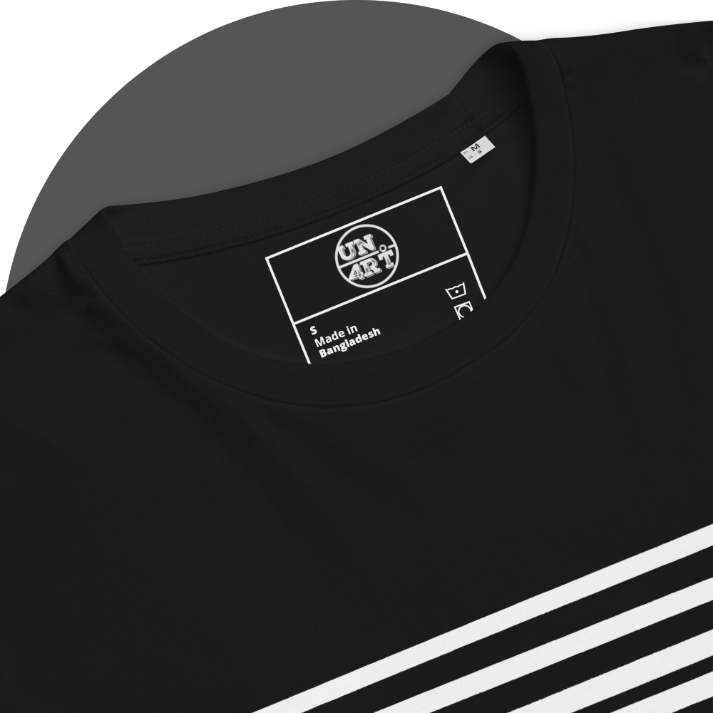 un4rt - the image shows details of the front of a black cotton t-shirt with a print of horizontal white stripes. also a white "UN4RT"-logo is printed on the inside of the neck.