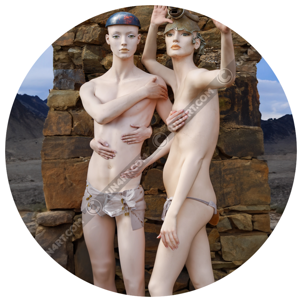 un4rt - extraordinary physicalities gallery title picture with two mannequins in front of an ancient stonewall. each mannequin has four arms and four hands. mountains in the background.