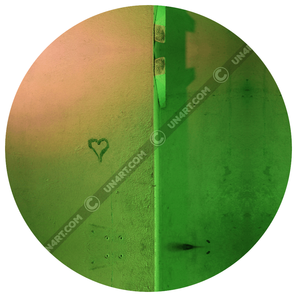 un4rt - gallery title image showing a wall in green and ochre colors. the main object is a heart symbol painted on the wall.